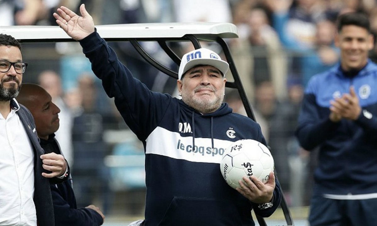 Maradona será operado por causa de hematoma na cabeça