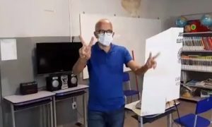 Edvaldo Nogueira (PDT) é reeleito prefeito de Aracaju