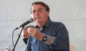 Sem evidências, Bolsonaro levanta suspeitas sobre eleições municipais