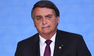 'Surto' de Bolsonaro vai da pandemia às relações internacionais
