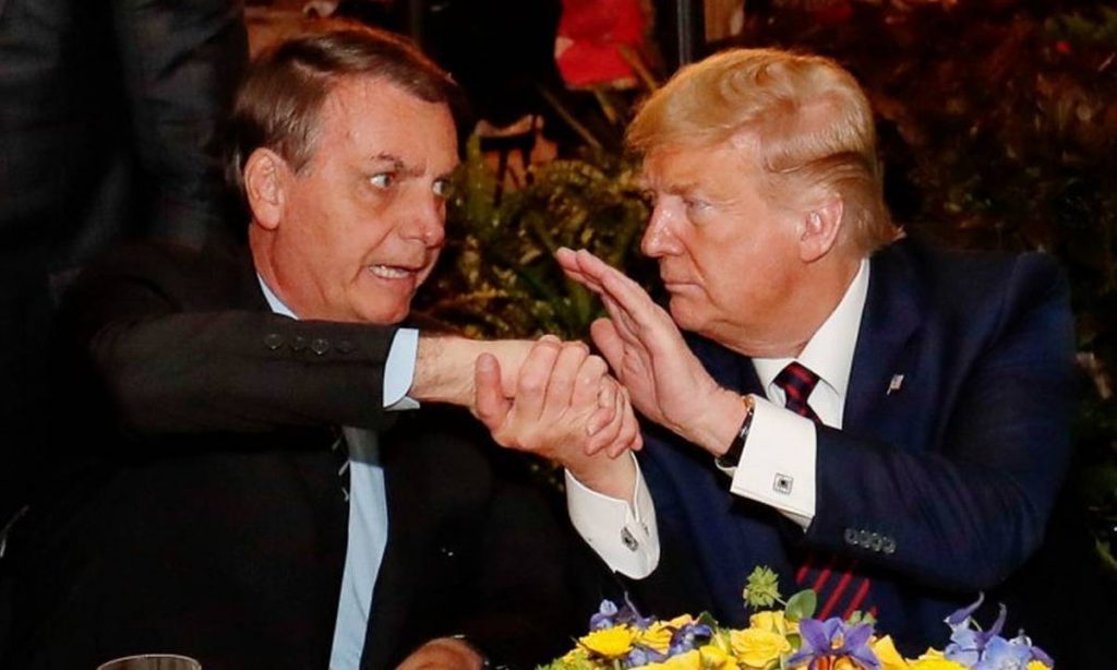 'Bolsonaro radicaliza base com frases de efeito, mas se isola sem Trump', diz cientista político