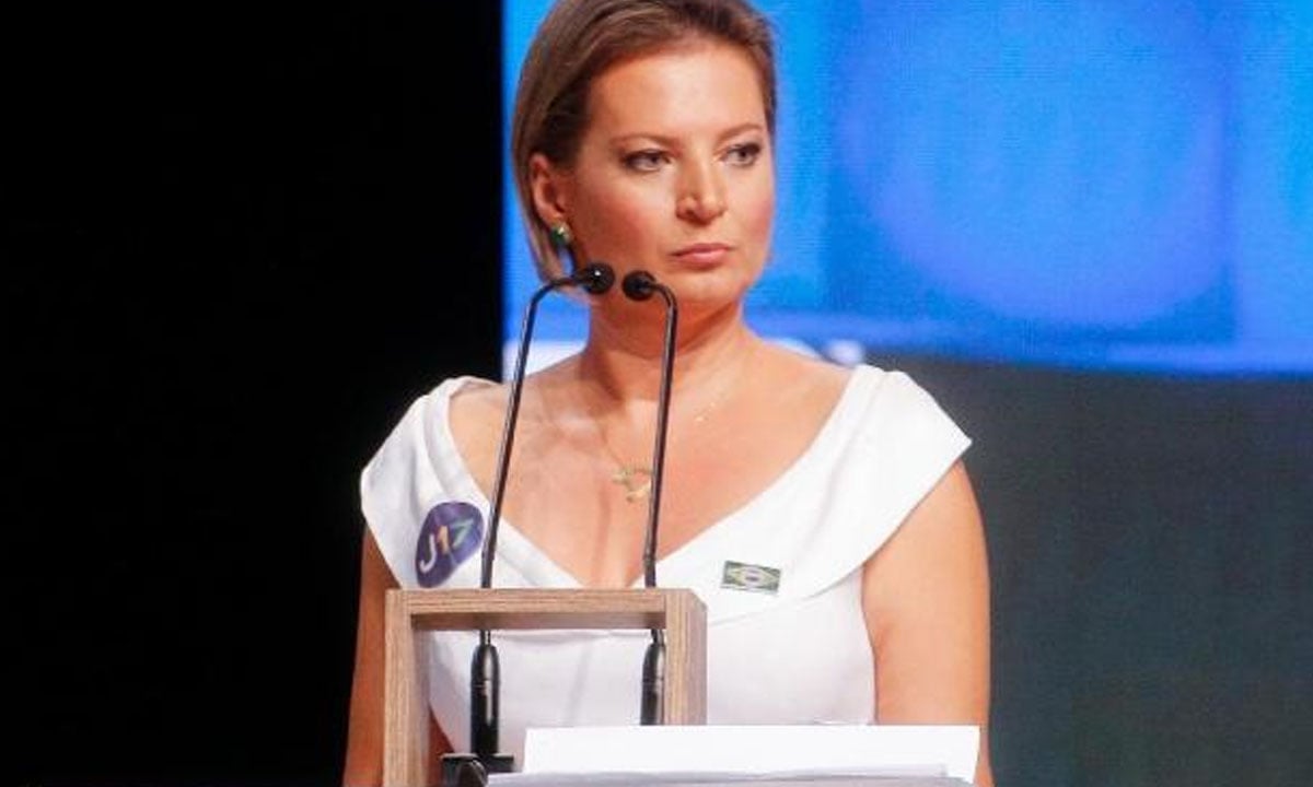 Joice: ‘Vão tentar fazer o Pazuello de boi de piranha na CPI da Covid’