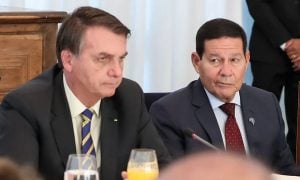 'Eu me penitencio', diz Mourão após bronca de Bolsonaro