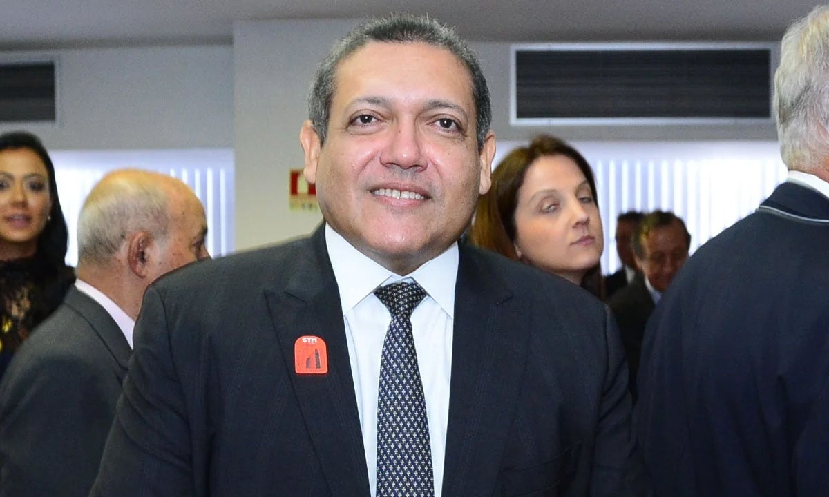 Em cerimônia de 15 minutos, Kassio Nunes toma posse no STF