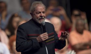 ‘O Bolsonaro perderá e deixará o poder, como deve ser’, diz Lula a jornal francês