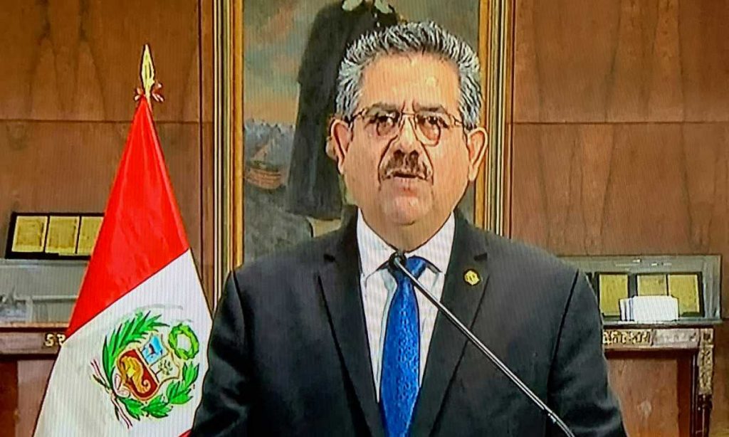 Cinco dias após tomar posse, Merino renuncia à presidência do Peru