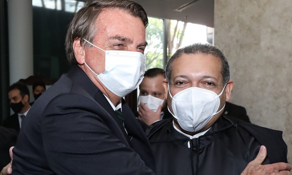Com ajuda de Nunes Marques e Flávio, Bolsonaro deverá nomear 75 desembargadores