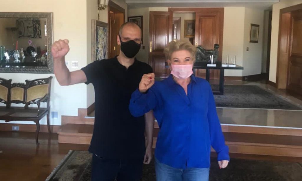 Para conter Boulos na periferia, Covas vai às ruas com Marta Suplicy na zona sul