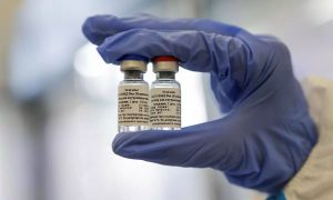 Hospital russo anuncia início de vacinação contra Covid-19