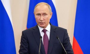 Putin pede aos Brics produção em larga escala de vacinas russas