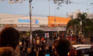12 fornecedores do Carrefour prometem aliança contra racismo