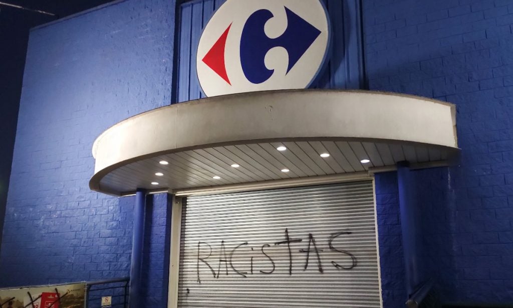 Entidades vão à Justiça contra o Carrefour e pedem indenização por novos casos de racismo