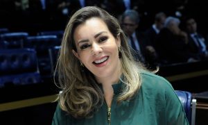 Cinthia Ribeiro: Mulheres na política não precisam ser como a Damares