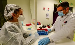 França planeja transferir pacientes com Covid à Alemanha para aliviar UTIs