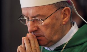 Ex-integrante do Vaticano é julgado por agressões sexuais na França