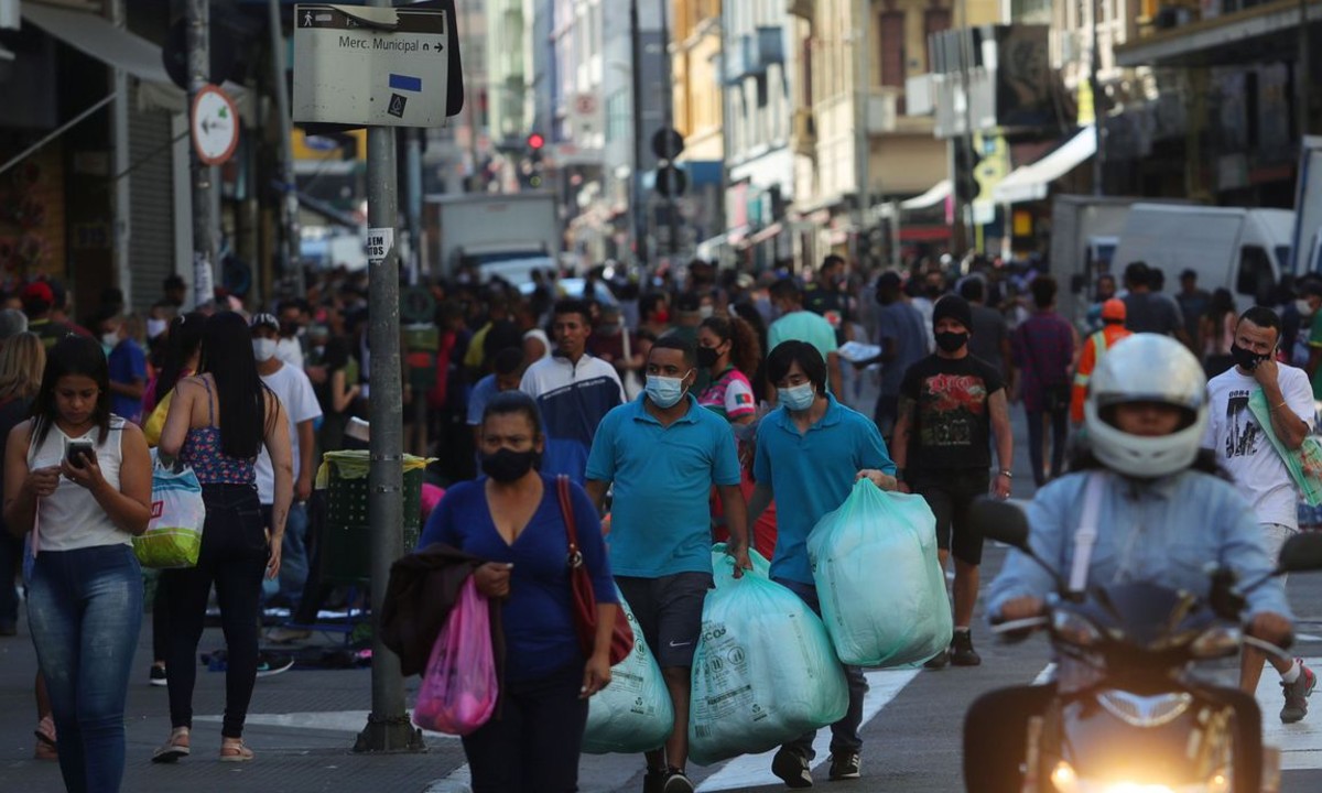 Mulheres perderam mais empregos durante a pandemia, aponta estudo