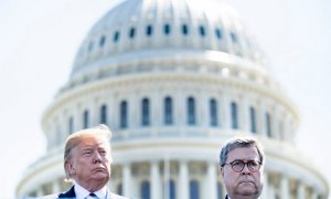 Trump se rende à vacina da Moderna: 'aprovada de forma esmagadora'