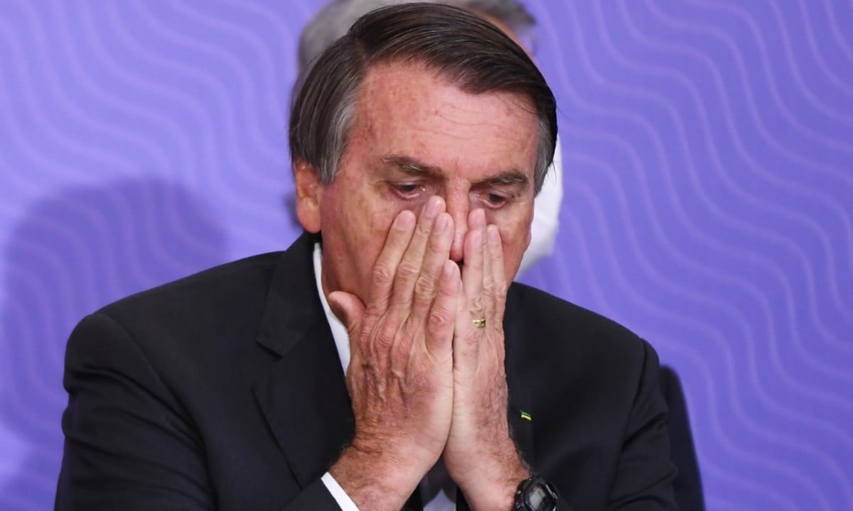 Aprovação de Bolsonaro despenca de 37% para 26%, diz pesquisa