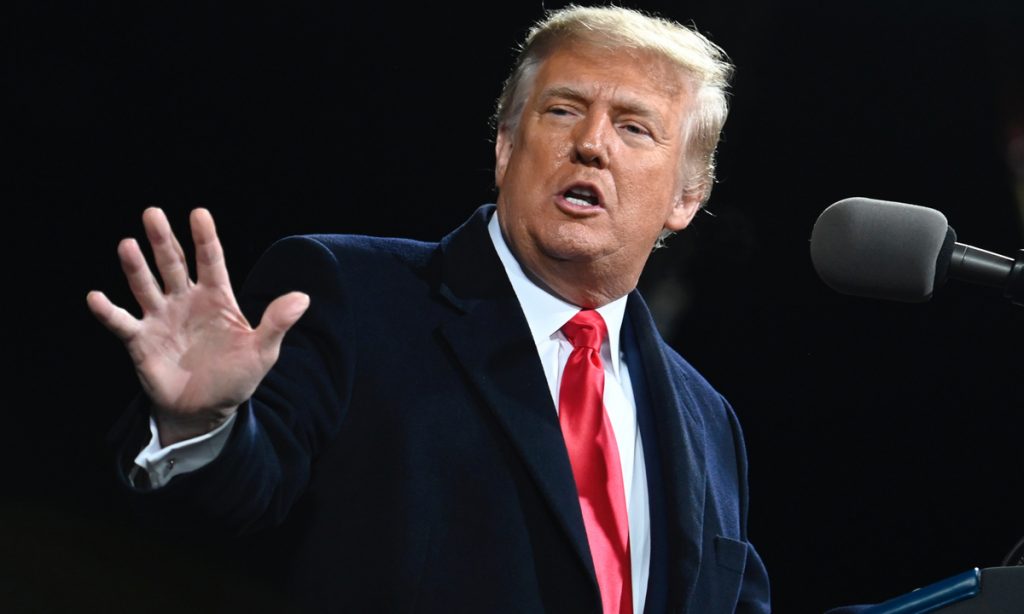 Congressistas dos EUA pedem que Trump seja indiciado por invasão do Capitólio
