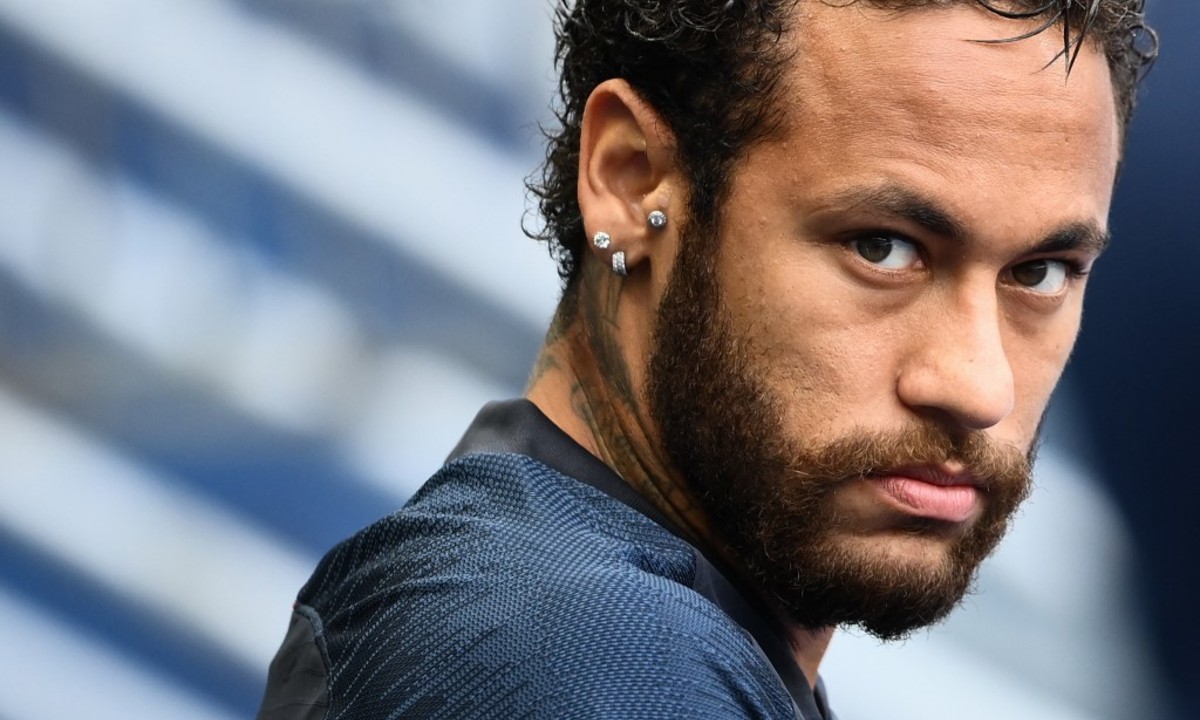 Neymar desiste de festa de Ano Novo para 150 convidados