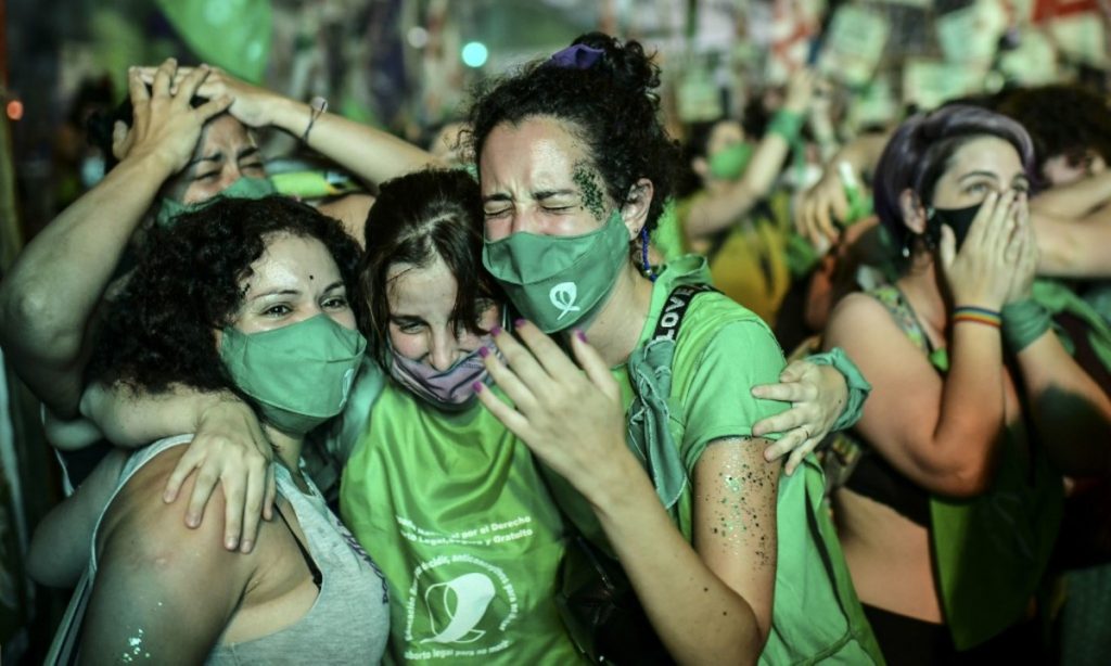 Argentina aprova legalização do aborto