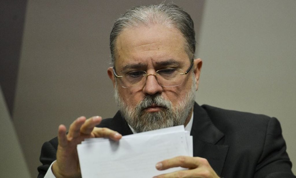 Braço direito de Aras pede ao STF arquivamento de inquérito de bolsonaristas