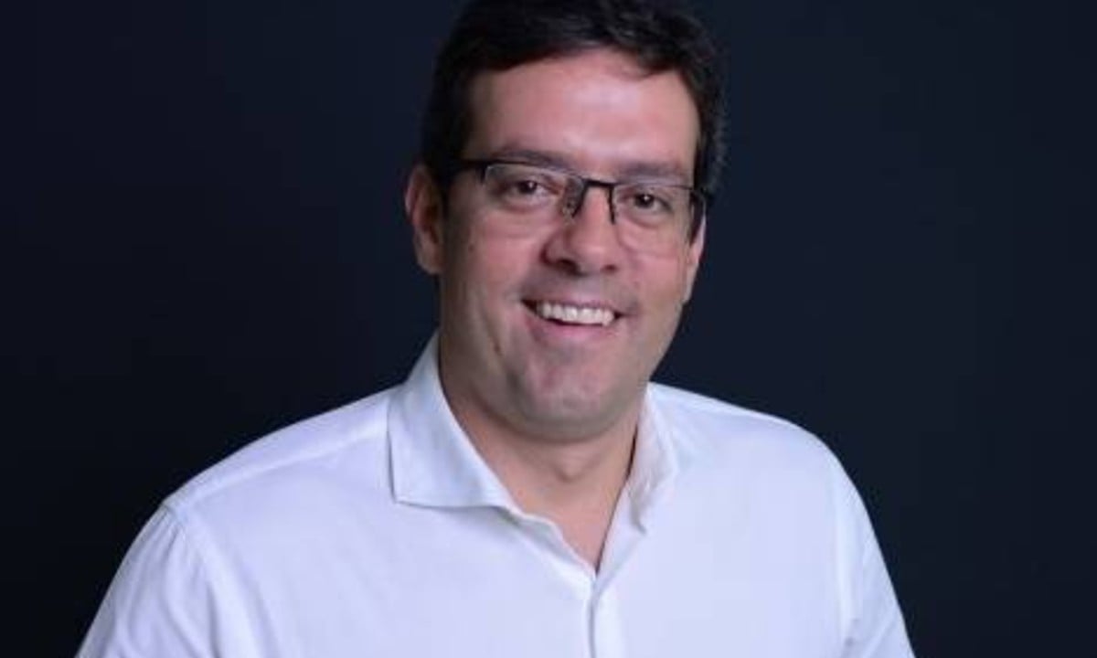 Vídeo: Prefeito de Macapá agride repórter após pergunta sobre atraso em obra de hospital