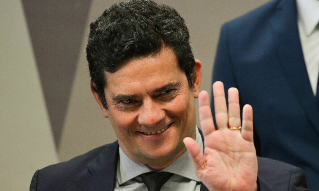 DEM e PSL tentam atrair Moro para nova sigla