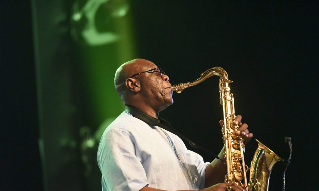 Uma homenagem da diáspora para Manu Dibango