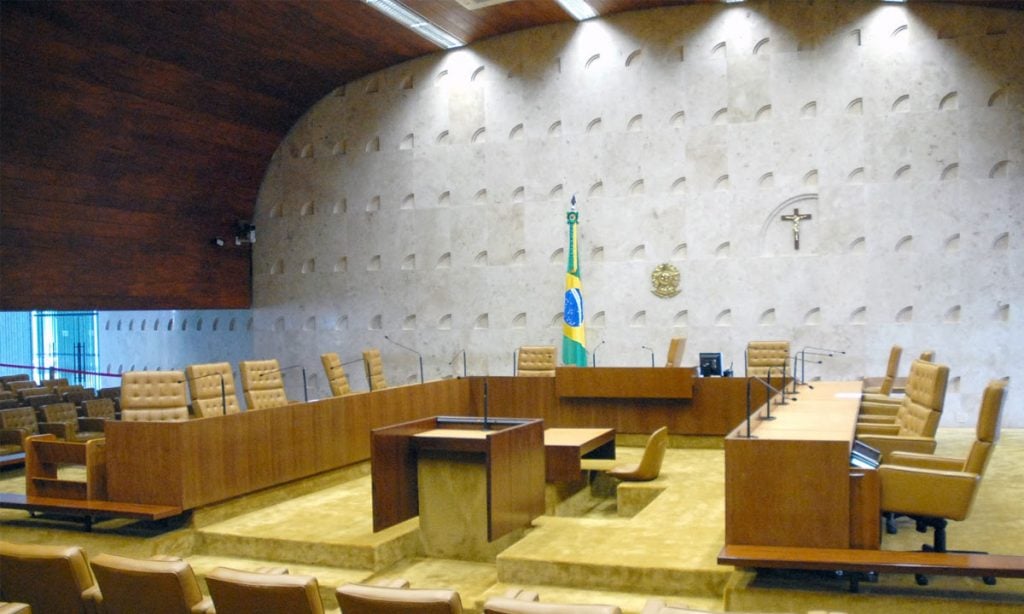 Avança na Câmara PEC que aumenta idade máxima para nomeação de ministros do STF