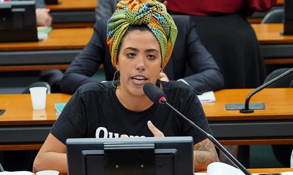 Projeto aprovado na Câmara silencia vozes destoantes