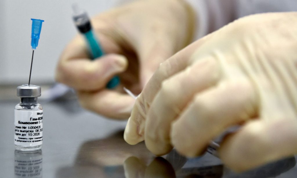 Vacinas não significam ‘zero Covid’, alerta OMS
