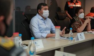 Após protestos em Manaus, governador flexibiliza fechamento de lojas