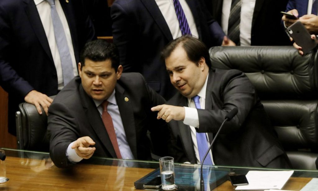 Ministros do STF votam para permitir reeleição de Maia e Alcolumbre no Congresso