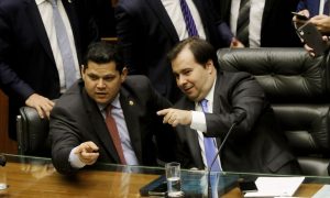 Ministros do STF votam para permitir reeleição de Maia e Alcolumbre no Congresso