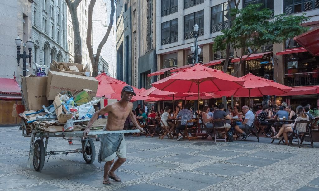 77% dos moradores de SP defendem renda cidadã permanente, diz pesquisa