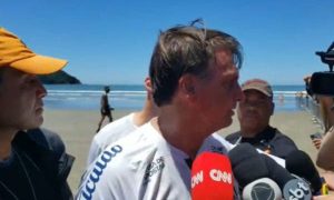 ‘Toca a vida’, aconselha Bolsonaro ao minimizar a pandemia