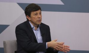 'Mais urgente que 3ª via é o impeachment', diz João Amoêdo