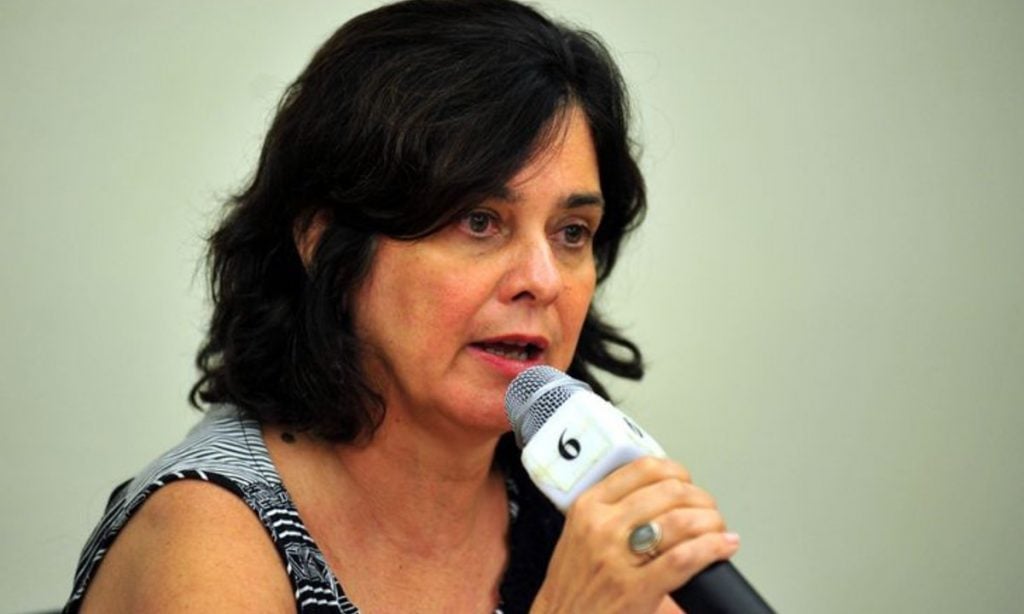 Ministra da Saúde prioriza redução de filas, vacinação e retomada de programas