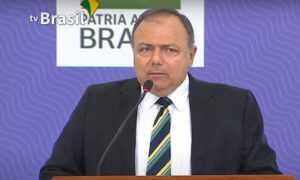 Pazuello promete aquisição de 100 milhões de doses da Coronavac