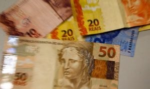 Governo Lula deve propor salário mínimo de cerca de R$ 1.320 para 2023, diz Wellington Dias