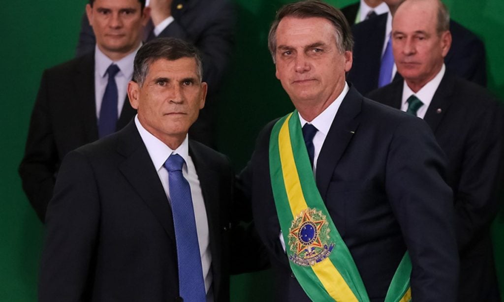 Santos Cruz: ‘O problema é o presidente da República’