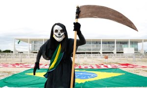 Bolsonaro precisa ser julgado por genocídio premeditado