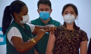 Órgãos vão à Justiça para obrigar prefeitura de Manaus a divulgar lista de vacinados