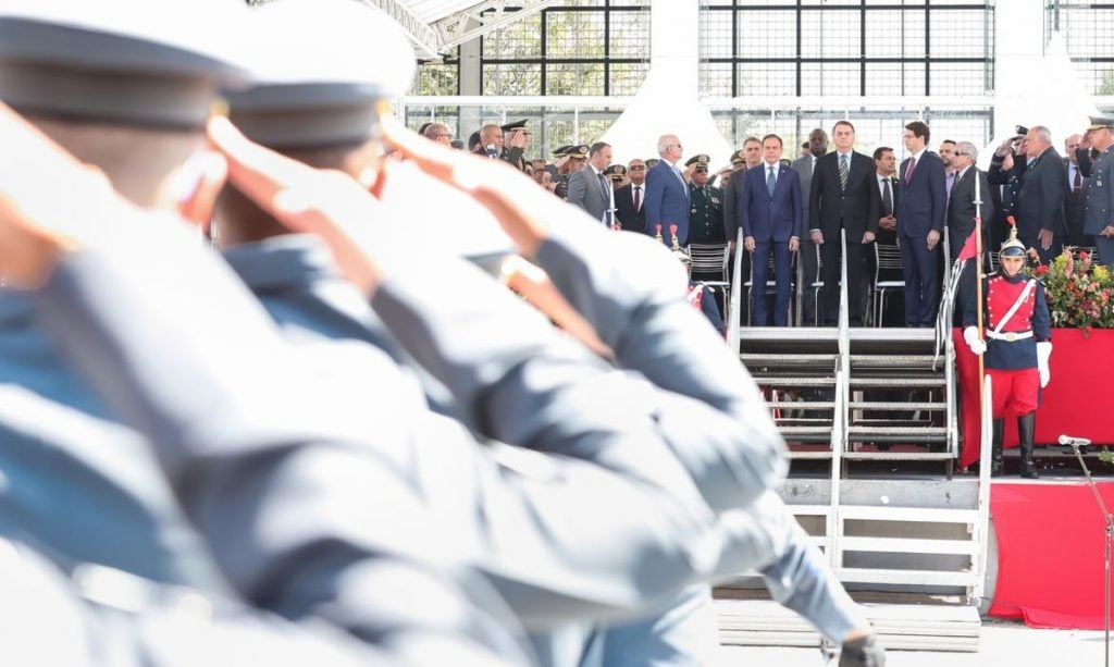 Influência de Bolsonaro nas polícias é mais preocupante do que nas Forças Armadas