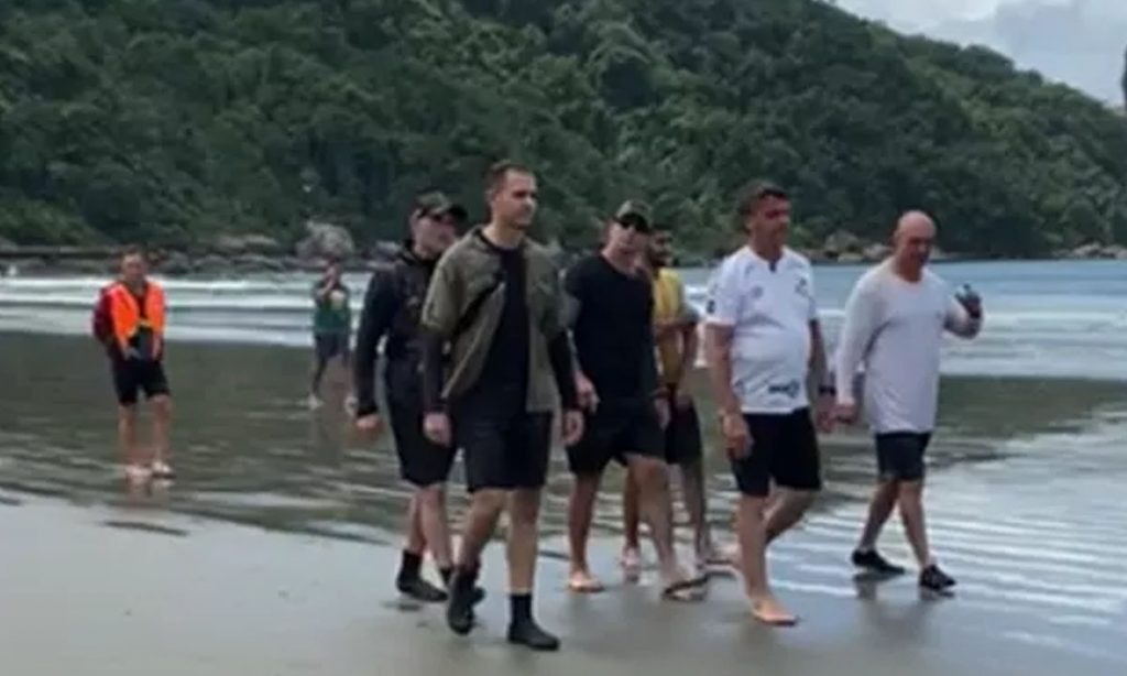 Em São Paulo, Bolsonaro volta a ignorar medidas contra a Covid-19