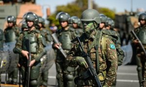 Confiança dos brasileiros nas Forças Armadas sofre queda expressiva em 2023, aponta pesquisa
