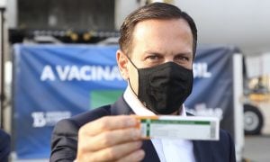 Em nome do governo Bolsonaro, Pazuello negava a vacina e superfaturava o preço, diz Doria