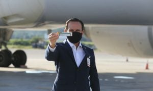 Doria sanciona multa de até R$ 99 mil para quem furar fila da vacinação