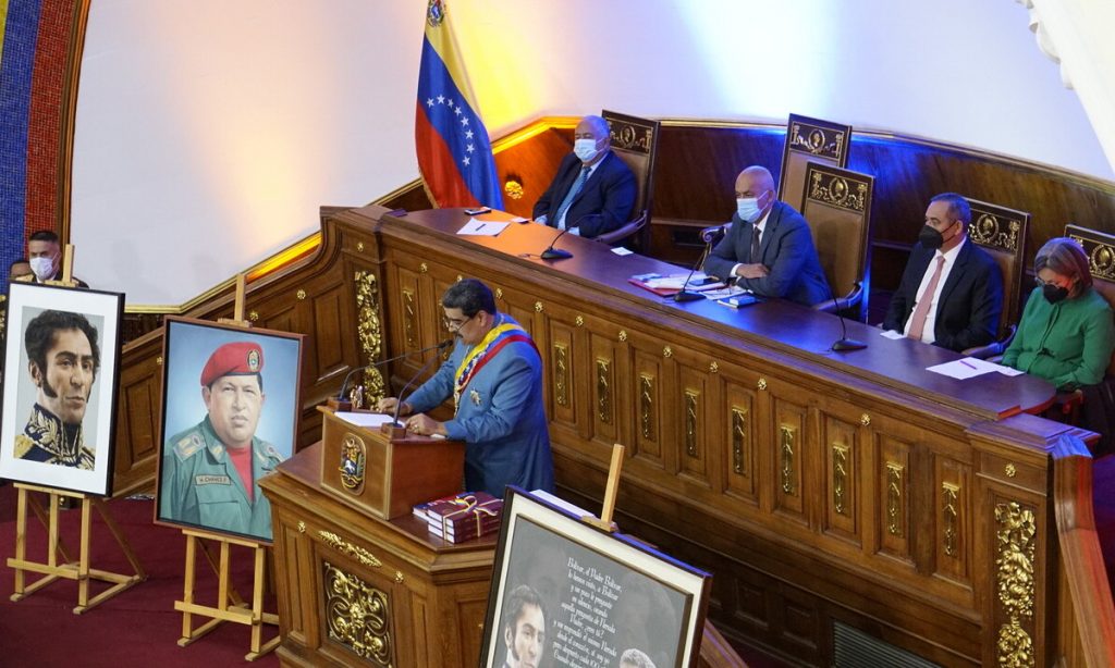 Governo da Venezuela se dispõe a ajudar Manaus a obter oxigênio